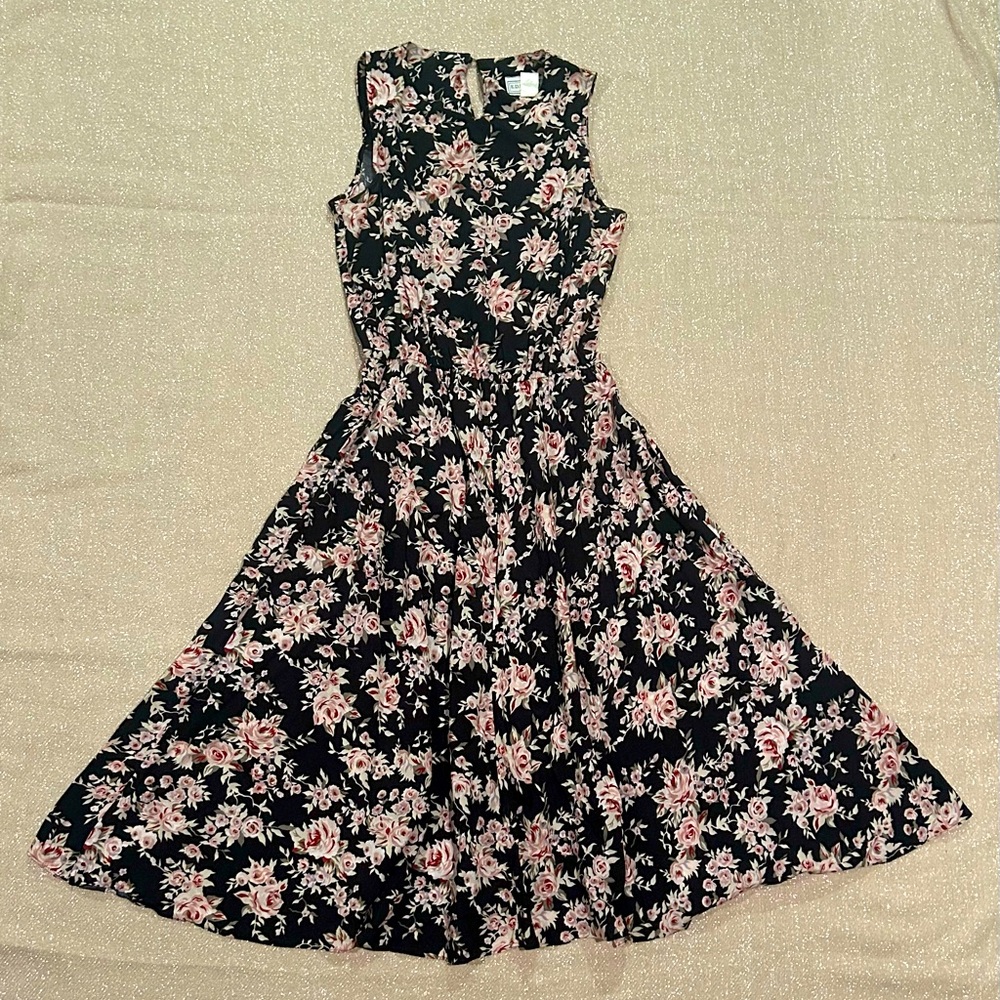Beautiful floral swing dress, size 9-10